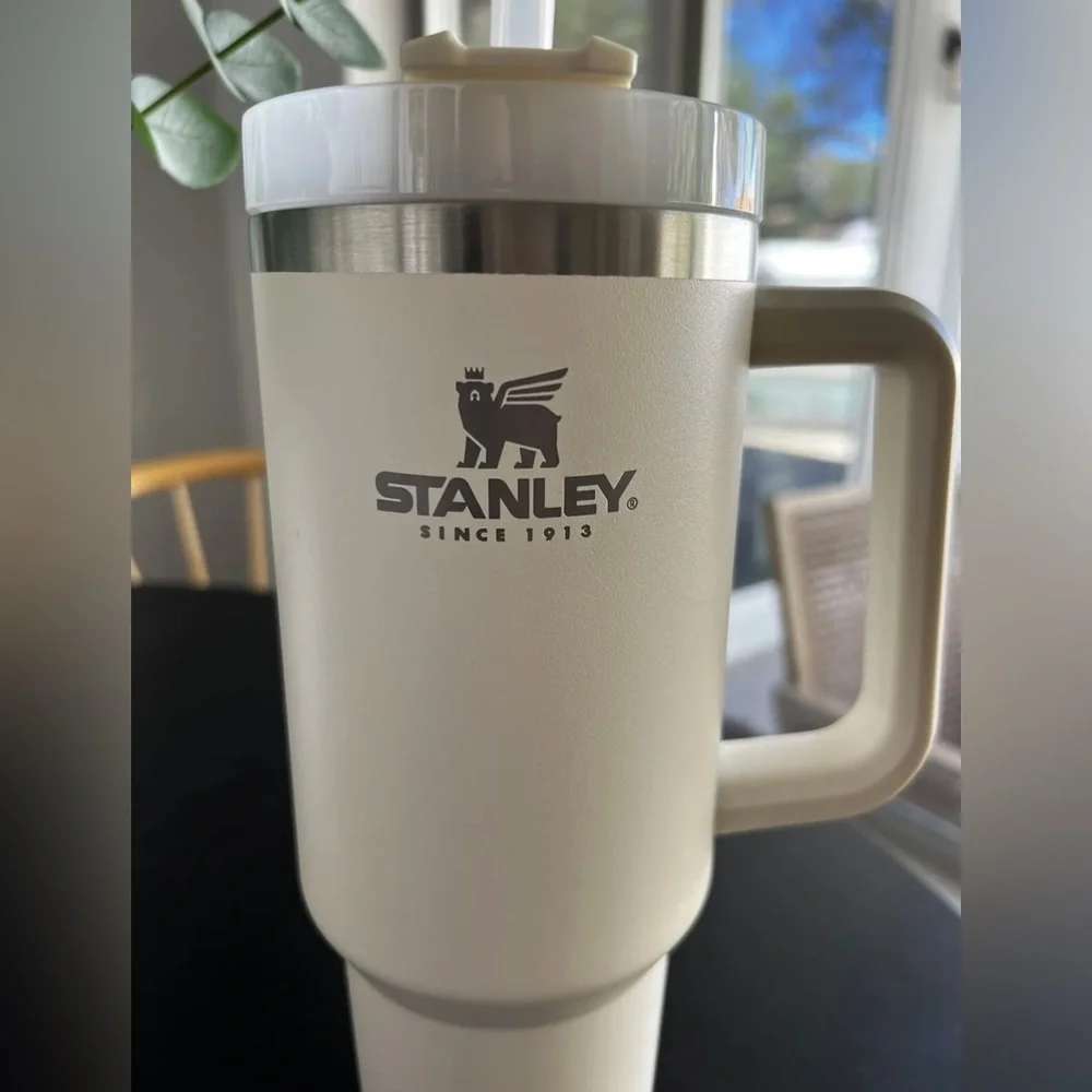 Stanley Brand New Adventure Quencher 40oz Insulated Travel Mug Tumbler -‎ CREAM - Picture 6 of 6